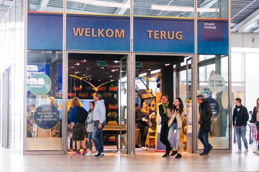 PopUp_UtrechtCS unieke po-upwinkel te huur, looptijd va 1 week