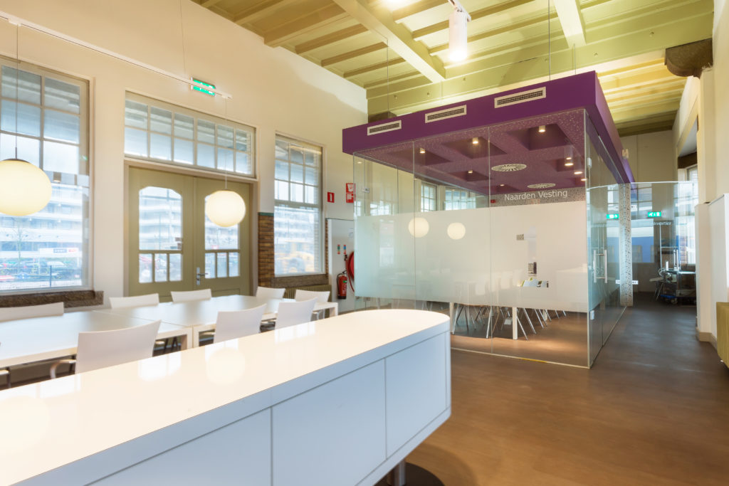 Vergaderzalen, Kiosk en Julia's maken plaats voor nieuwe horeca. ondernemers gezocht.
